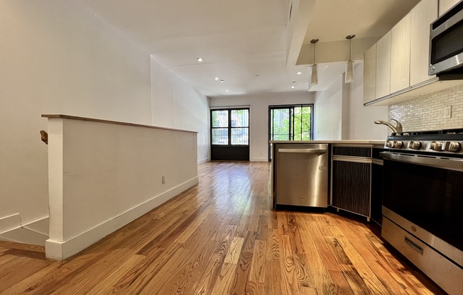 162 W 120 ST