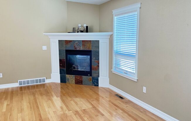 4 BEDROOM, 3 BATHROOM TWINHOME WITH 2 CAR ATTACHED GARAGE IN NORTH CHEYENNE