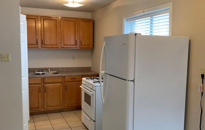 2 beds, 1 bath, 995 sqft, $995