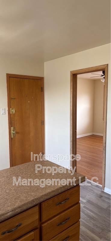 10124 S PULASKI RD