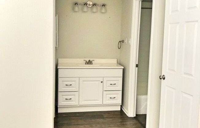 1 bed, 1 bath, 750 sqft, $1,075, Unit 14-1410