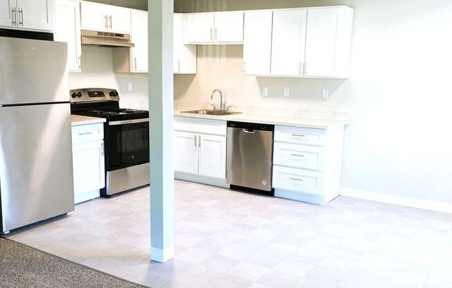 2 beds, 1 bath, 830 sqft, $1,435, Unit P-248