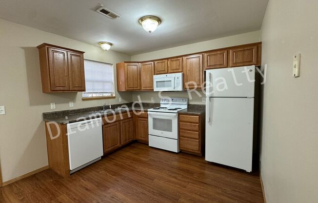 2 beds, 1.5 baths, $750, Unit 311