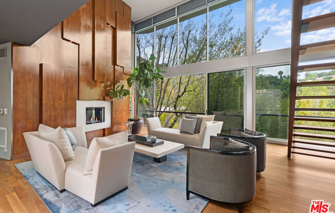 2207 BOWMONT DR