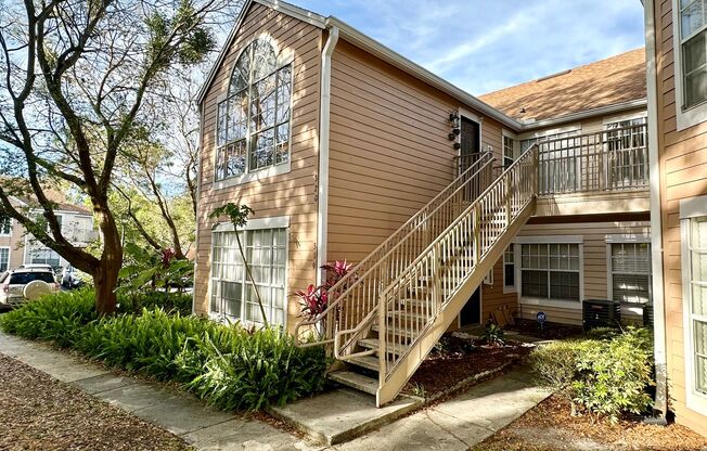 Beautiful bright updated 3/2 condo in Altamonte