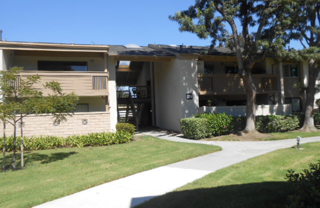 Gorgeous  Upper: 2 Bedroom 2 Bath Condo in a Guard Gated Landmark 55+ Community: