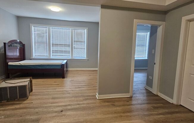 3962-3966 W Grand