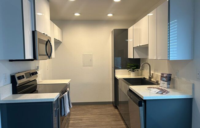 2 beds, 1 bath, 920 sqft, $2,995, Unit B020