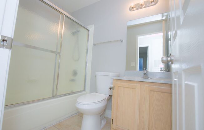 2 beds, 2 baths, $1,200, Unit # #C