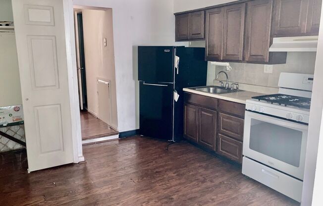 1 bed, 1 bath, 925 sqft, $1,100, Unit 1st Floor