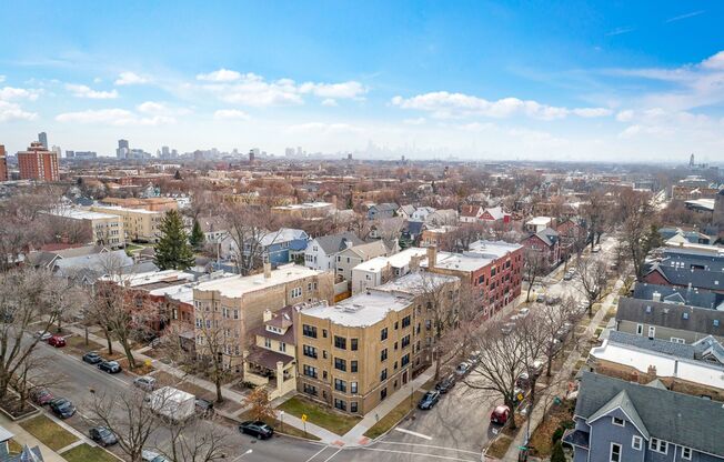 4547-57 N. Leavitt