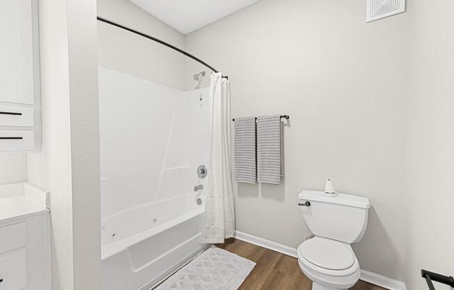 1 bed, 1.5 baths, 925 sqft, $1,405