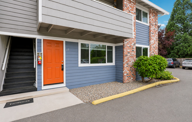 2 beds, 1 bath, 800 sqft, $1,295, Unit 431-01-17