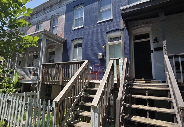 338 S LAUREL ST
