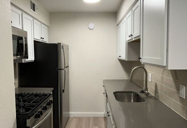 2 beds, 1 bath, 900 sqft, $1,550, Unit ELP2202-336