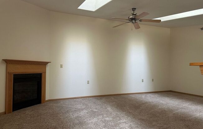 1 bed, 1 bath, 1,502 sqft, $1,755, Unit 33502