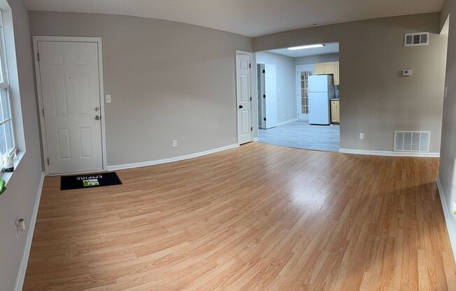 2 beds, 1 bath, $1,500, Unit B2