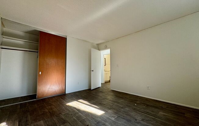 2 beds, 1 bath, 850 sqft, $1,499, Unit 26