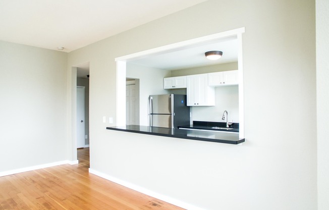 1 bed, 1 bath, 615 sqft, $1,725, Unit 203