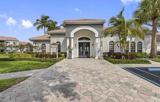 Welcome to Waters Edge at Delray