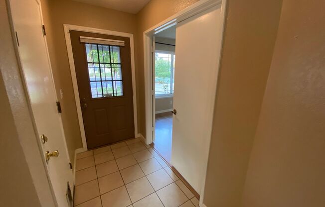 Spacious Halfplex in a Court