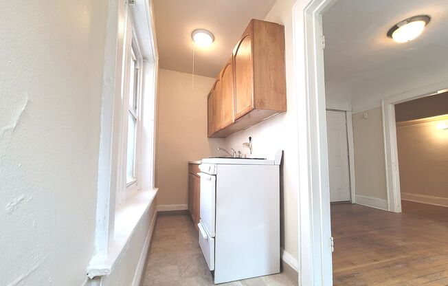 Studio, 1 bath, $745, Unit 112