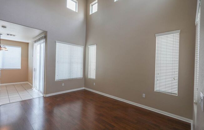 Great Southwest Home In Gated Community