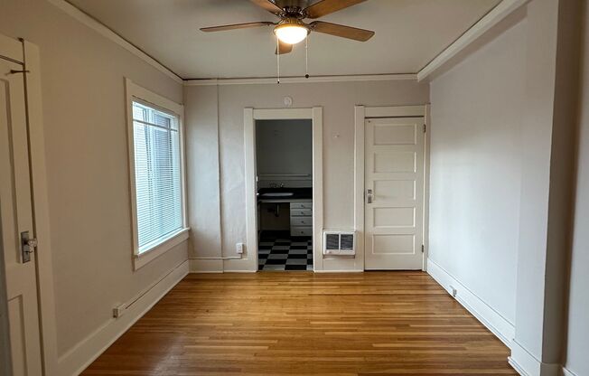 1 bed, 1 bath, 560 sqft, $1,265, Unit 21