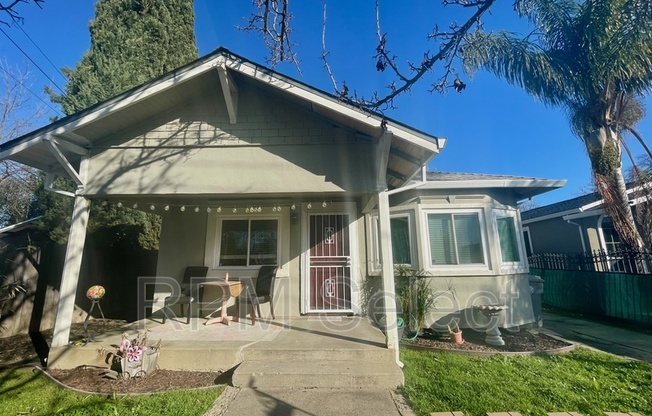 4079 4 AVE