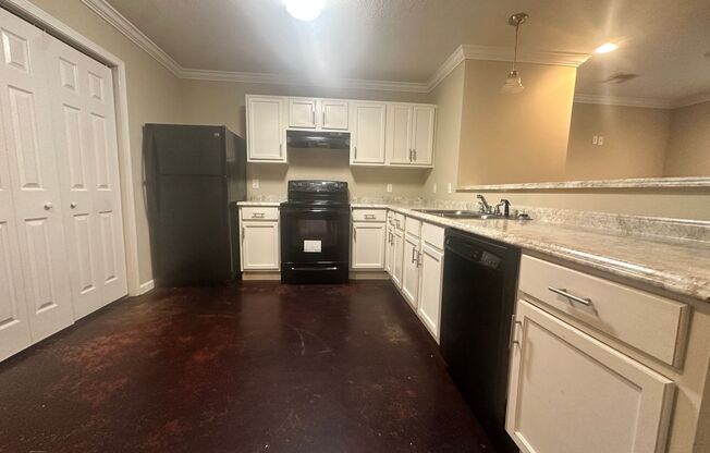 3 beds, 2 baths, $1,000