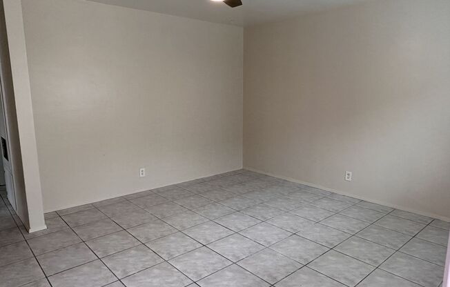 Remodeled 2 Bed/1 Bath unit in North Park w/ Private Yard!