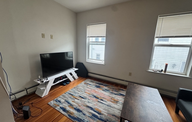 5 PETERS ST