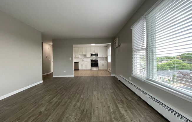1 bed, 1 bath, 550 sqft, $1,650, Unit 28 R