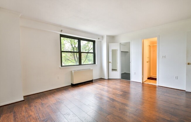 2 beds, 2 baths, 1,282 sqft, $4,200, Unit 4E