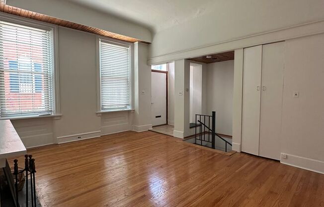 Stunning Bi-Level One Bedroom Apartment in Rittenhouse!