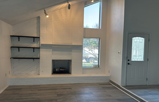 1604 ELK GRV DR