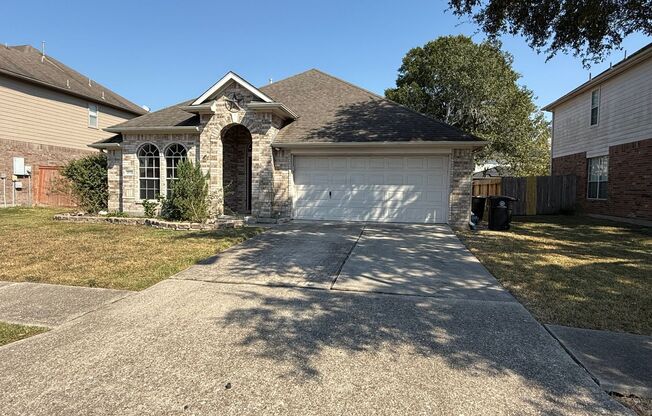 Charming 3 Bed /2 Bath Single Story Home in Humble