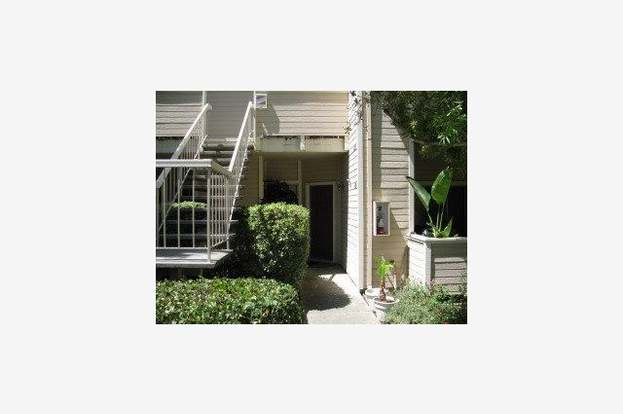 1120 CEDAR GABLES DR