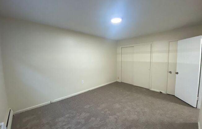 1 bed, 1 bath, 601 sqft, $1,050, Unit D02