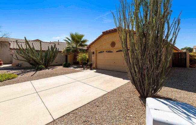 Gorgeous fully furnished home in Gilbert with sparkling pool!