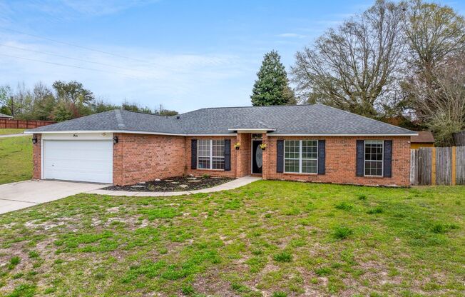 AVAILABLE- 4 Bedroom Home in South Crestview!
