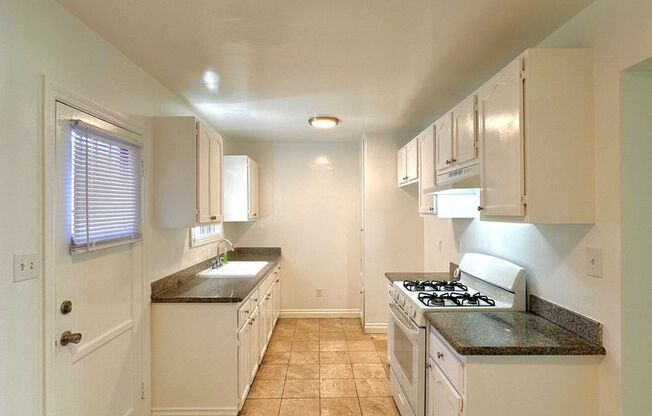 1 bed, 1 bath, 648 sqft, $1,895, Unit I