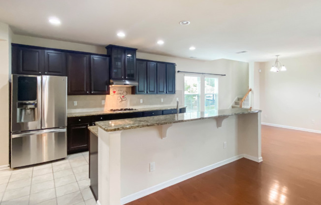 2121 Aventon Ln