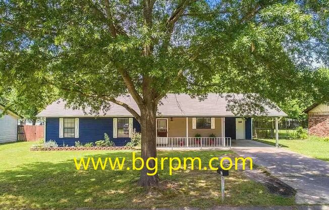 3 beds, 2 baths, $1,400