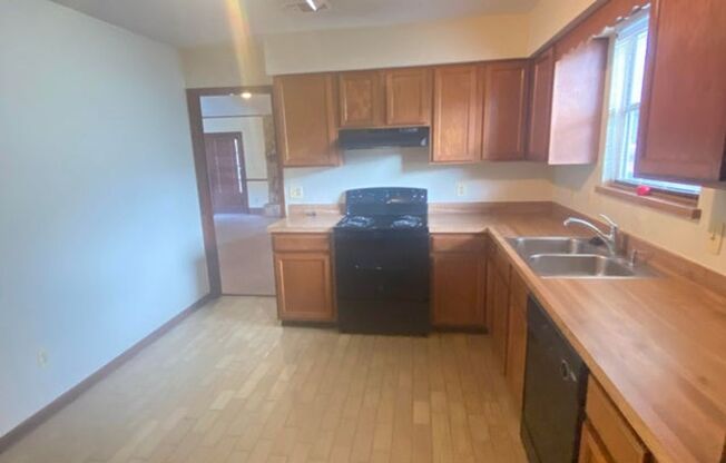 3 beds, 2 baths, $2,000