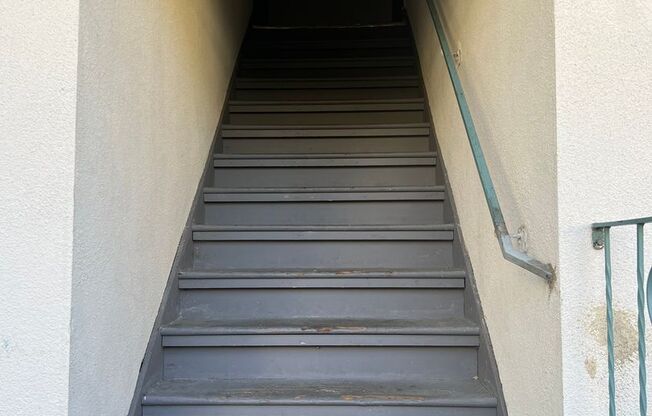 2727 V Street - Apts