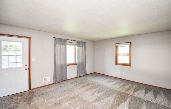 Charming 3-Bedroom Single Family Home – Pet Friendly!