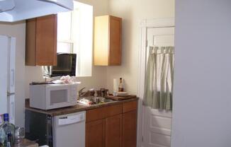 3 beds, 1 bath, $3,800, Unit 1