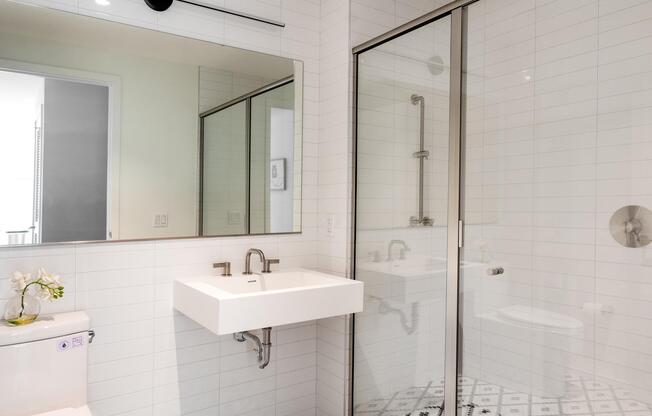 1 bed, 1 bath, $3,850, Unit 326