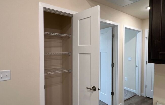 2 beds, 1 bath, 1,040 sqft, $1,485, Unit AT 709-34